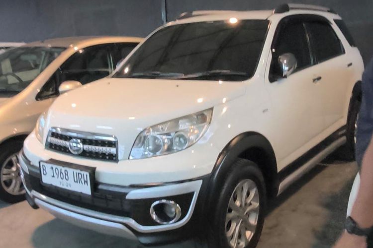 mobil bekas untuk pemula, rekomenasi mobil bekas pertama, Mobil bekas pemula, Rekomendasi 5 Mobil Bekas yang Cocok untuk Pemula, Suzuki Swift, Daihatsu Terios Konde, Honda Jazz GD3, Kia Picanto, Volkswagen Polo