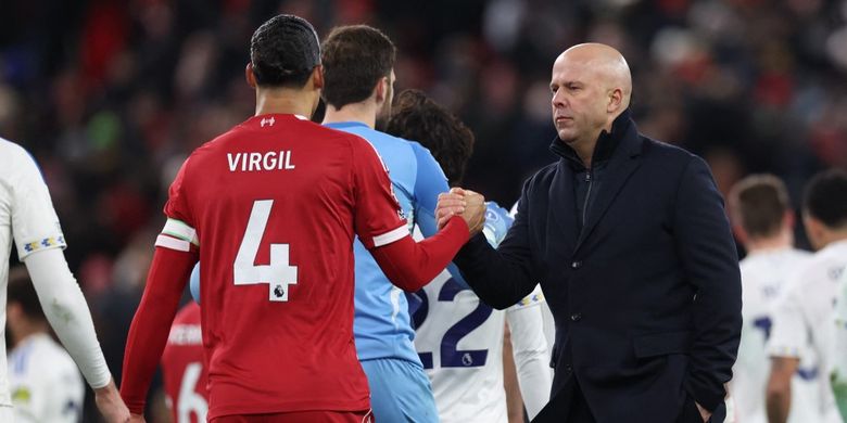 Arne Slot, Liverpool, Virgil van Dijk, Premier League, Virgil van Dijk Akui Terkejut Liverpool Mendadak Pecat Arne Slot