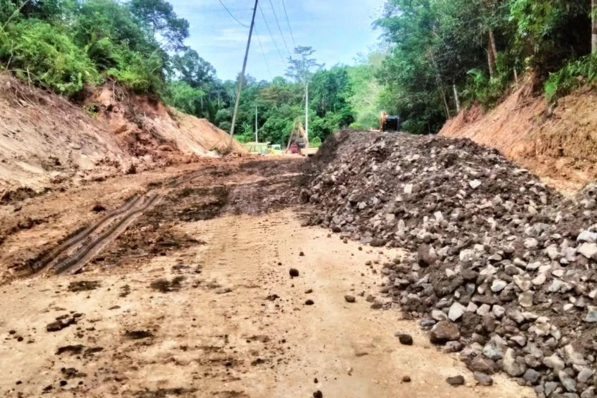 mahakam ulu, Mahulu, pupr kaltim, jalan tering ujoh bilang, 206 miliar pembangunan jalan, infrastruktur kalimantan timur, perbatasan kalimantan, PUPR Kaltim Anggarkan Rp 206 Miliar untuk Jalan Tering–Ujoh Bilang, Target Rampung Akhir 2025