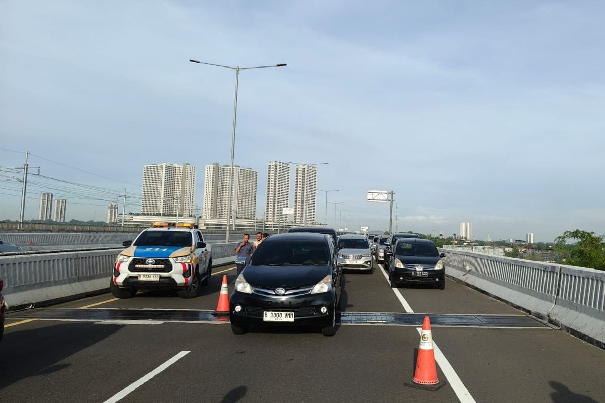 Tabrakan beruntun, jaga jarak aman, Tabrakan Beruntun di Tol Layang MBZ, Ingat Aturan di Lajur Kanan