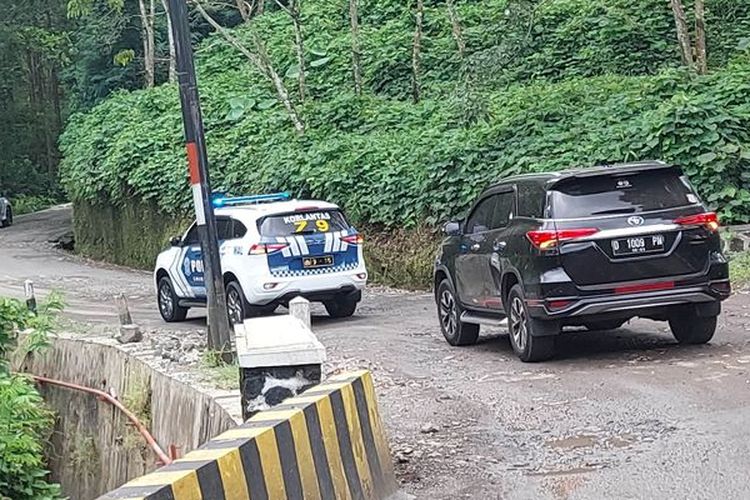 transmisi, mobil matik, turunan, Transmisi, mengemudi, Teknik Aman Mengemudi Mobil Matik di Turunan