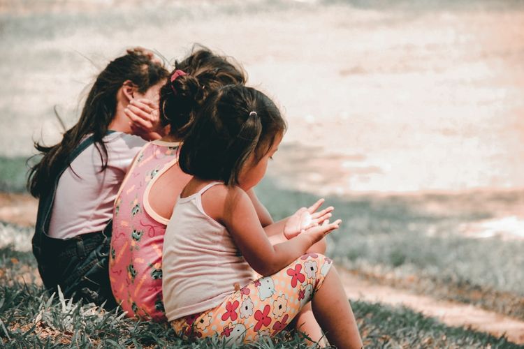 anak bermain, Tasya Kamila, menjaga kesehatan anak, panas dalam, anak sakit, menjaga kesehatan anak usia dini, Cara Tasya Kamila Jaga Kesehatan Anak agar Tak Mudah Sakit Saat Bermain