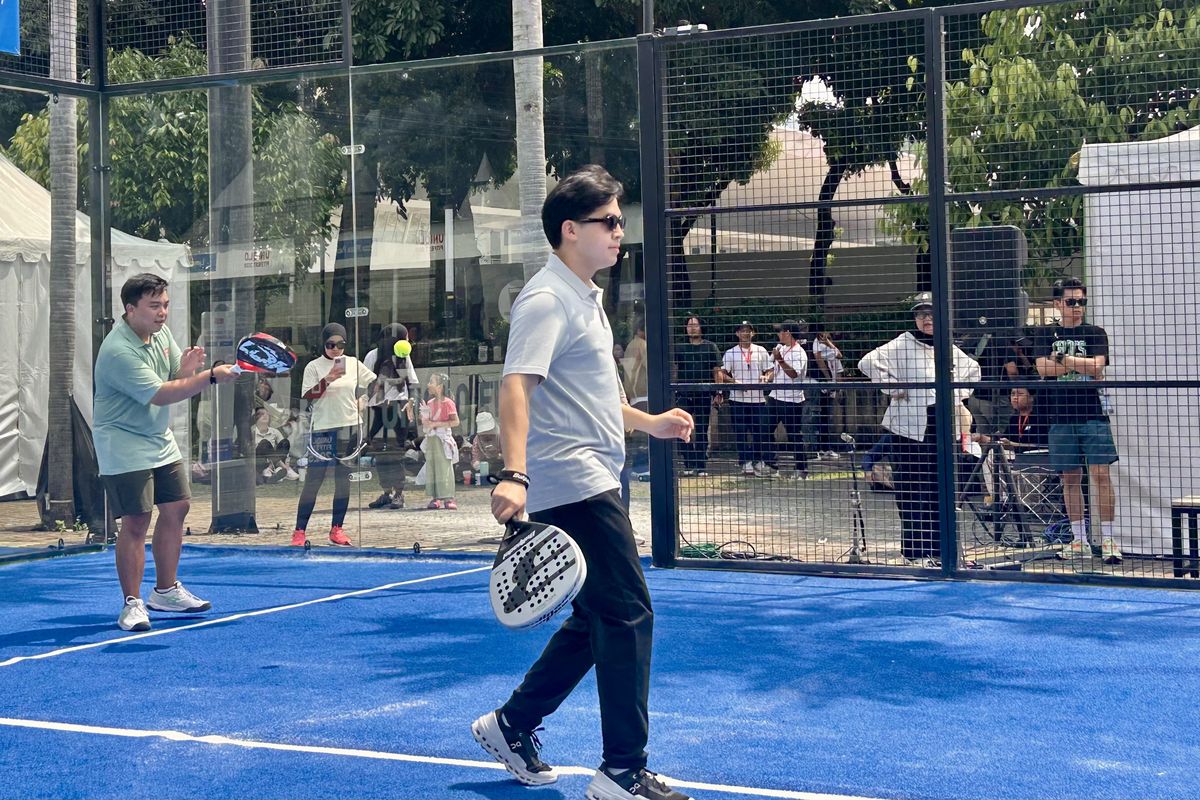 padel, Padel, olahraga padel, outfit padel, tips memilih outfit padel, tips padel, 4 Tips Memilih Outfit untuk Latihan Padel, Harus Menyerap Keringat , 1. Pilih pakaian yang menyerap keringat, 2. Gunakan pakaian dengan perlindungan UV, 3. Utamakan kenyamanan, 4. Hindari pakaian berlapis-lapis