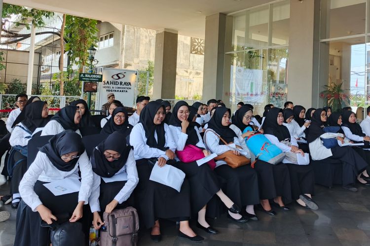 berapa gaji pppk paruh waktu, besaran gaji pppk terbaru, Gaji PPPK sesuai UMP, Upah PPPK tiap provinsi, gaji pppk guru 2025, gaji asn pppk 2025, Segini Gaji PPPK Paruh Waktu 2025, Ada yang Tembus Rp 5,3 Juta per Bulan, Gaji PPPK Paruh Waktu 2025 per wilayah, Besaran gaji PPPK Paruh Waktu, Siapa saja yang bisa jadi PPPK Paruh Waktu?, Status kepegawaian PPPK Paruh Waktu