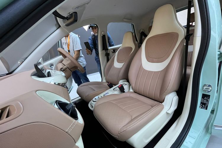 hatchback listrik, perayaan 8 tahun Wuling, Wuling Binguo EV, wuling binguo ev, Varian Lite dan Pro, Perayaan 8 tahun Wuling, Harga dan Spesifikasi Wuling New Binguo EV 2025