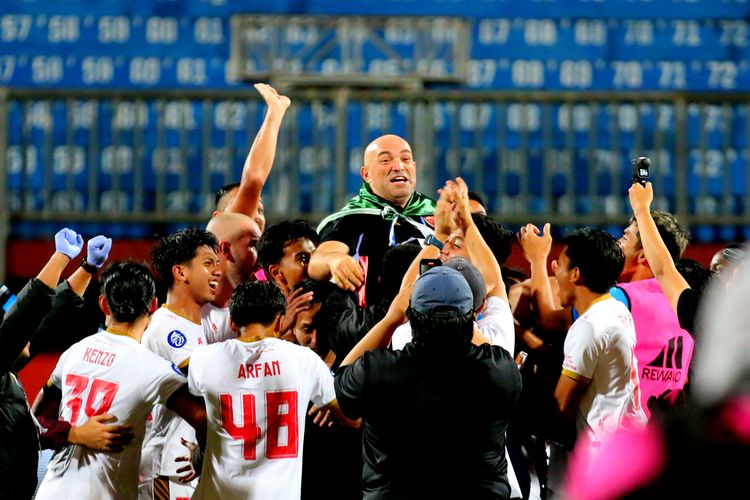 PSM Makassar, Bernardo Tavares, Persebaya Surabaya, psm makassar, kontrak pelatih, Agen Tavares Tegaskan Belum Teken Kontrak dengan Persebaya