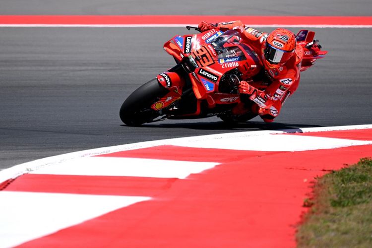 MotoGP, Marc Marquez, pole position, Sirkuit Mandalika, Marco Bezzecchi, sesi kualifikasi, Raul Fernandez, Fermin Aldeguer, motogp 2025, MotoGP Indonesia 2025, Hasil Kualifikasi MotoGP Indonesia 2025: Bezzecchi Pole Position
