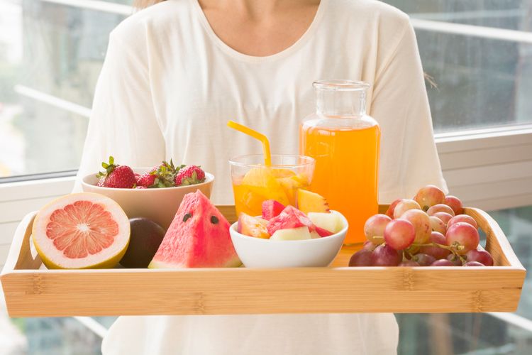 buah, makan buah, konsumsi buah, waktu terbaik makan buah, makan buah sebelum atau sesudah makan, konsumsi buah sebelum atau sesudah makan, kaoan waktu yang tepat makan buah, makan buah dulu atau nasi, makan buah dulu sebelum makan, Waktu Tepat Makan Buah, Sebelum atau Sesudah Makan Berat? Ini Kata Dokter