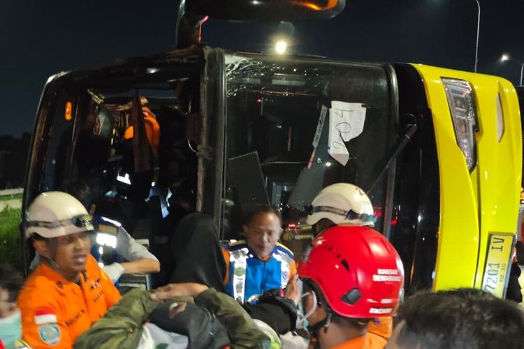 Kesaksian Korban Kecelakaan Bus Cahaya Trans di Tol Krapyak, Selamat Walau Duduk di Kursi Paling Depan, Kesaksian Korban Selamat Kecelakaan Bus PO Cahaya Trans, Tidak Biasa, Sutiadi Dapat tempat Duduk di Kursi Depan , Sutiadi Merangkak Keluar Lewat Kaca Bus yang Pecah, Sempat Dirawat di RS Tugu, Bersiap Pulang ke Boyolali