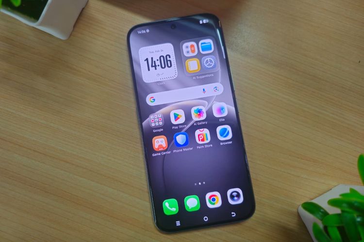 Tecno, Camon 50 Pro, Hands-on Tecno Camon 50 Pro 5G, HP Mid-range yang Enteng dan Elegan, Layar curved yang estetik dan sudut lengkung yang bikin nyaman, Melihat sisi-sisi lain, Layarnya juga "clean look", Spesifikasi Tecno Camon 50 Pro 5G, Harga Tecno Camon 50 Pro 5G di Indonesia