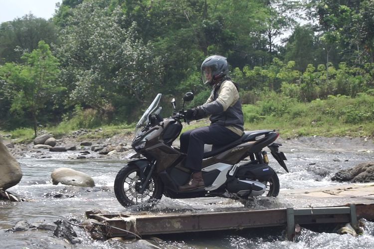Honda, off-road, HSTC, Honda ADV 160, honda adv160, Honda ADV 160 RoadSync, Sensasi Jajal Honda ADV160 RoadSync di Habitatnya