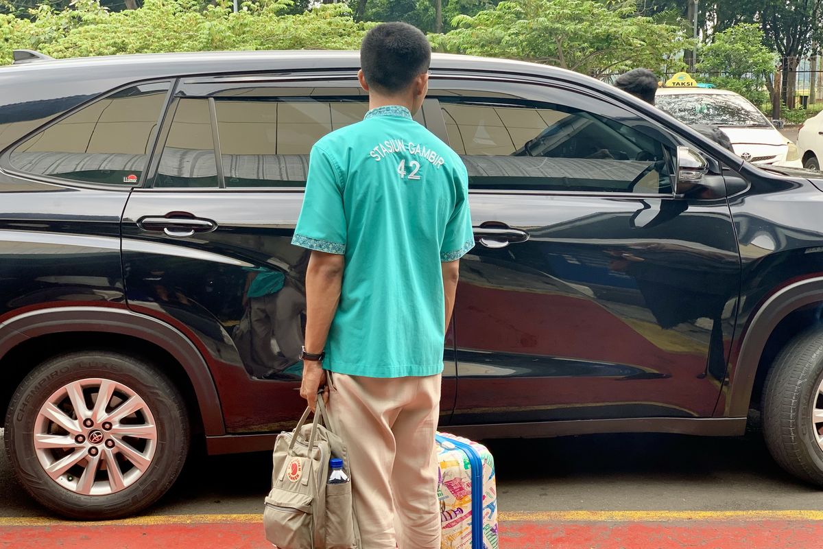 jasa porter di Stasiun Gambir, jasa porter di stasiun berapa, jasa porter di stasiun gambir, cara pesan porter di kai access, cara pesan porter stasiun gambir, tarif porter stasiun gambir 2025, Cara Pesan Porter di Stasiun Gambir, Berapa Tarifnya?