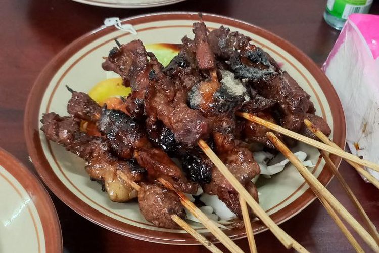 sate kambing, Idul Adha, daging kambing, Daging kambing, idul adha, Sate Kambing, bumbu sate kambing sebelum dibakar, resep bumbu marinasi sate kambing, sate kambing Idul Adha, Resep Bumbu Marinasi Sate Kambing, Cocok untuk Idul Adha, Bahan-bahan, Bumbu marinasi yang dihaluskan, Bahan sambal kecap, Siapkan bumbu marinasi, Siapkan sate kambing, Siapkan sambal kecap