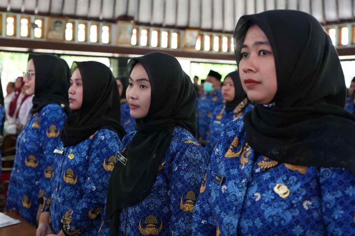 gaji PNS, gaji pppk, Perpres 79 Tahun 2025, perpres 79 2025, Prabowo Teken Perpres 79/2025, Benarkah Gaji ASN, TNI, dan Polri Naik?