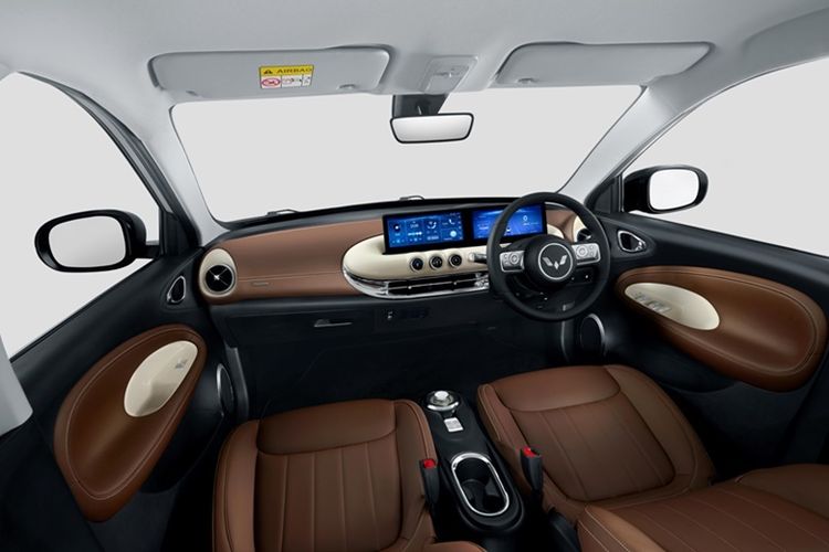 Geely EX2, Wuling Binguo EV, wuling binguo ev, mobil listrik, GJAW 2025, geely ex2, Perbandingan Geely EX2 dan Wuling Binguo EV di GJAW 2025