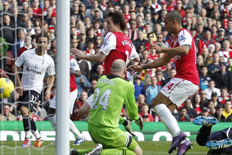 Tottenham, Derby London Utara, Arsenal, Premier League, Arsene Wenger, Cerita Comeback Gila Arsenal di Derbi London Utara 14 Tahun Lalu