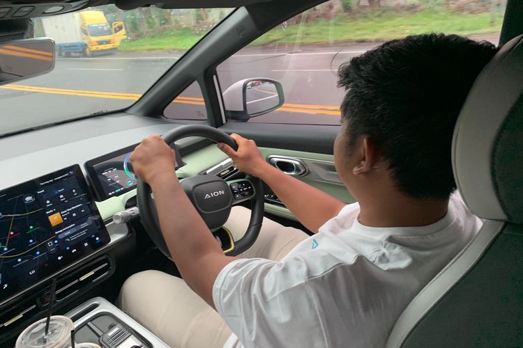 pelintasan, Kecelakaan Taksi Listrik Bekasi: Pentingnya Disiplin di Pelintasan KA