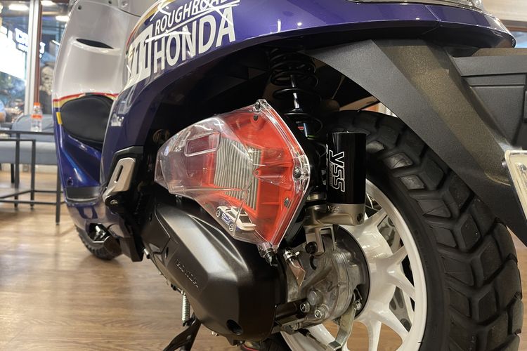 dual purpose, Porsche 911 Dakar, Porsche 911 Dakar Inspirasi Modifikasi Stylo 160, Modifikasi Detail, Kaki-kaki dan Pengereman, Aksesori Touring, Detail Unik Lainnya