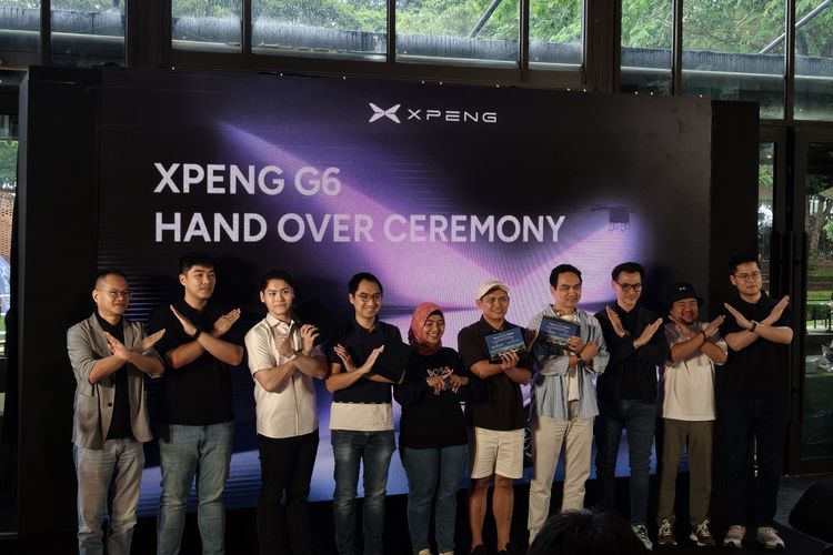 XPENG, XPENG Indonesia, XPENG G6 Pro, Xpeng Serahkan 100 Unit G6 ke Konsumen dan Ajak Road Trip Singkat, Kendali Pintar dalam Genggaman, Akomodatif di Kemacetan Jakarta, Catatan Ergonomi: Terlalu Bergantung pada Layar, Kelincahan Fitur XPilot di Jalan Tol, Kesimpulan