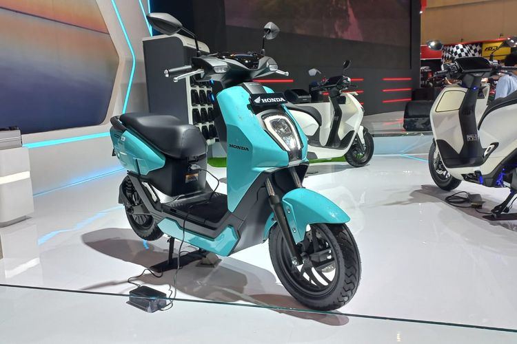 Pemerintah, subsidi motor listrik, Octavianus Dwi, pemerintah, Insentif Kendaraan Listrik, Subsidi motor listrik, Insentif Motor Listrik: Dampak dan Harapan di 2025