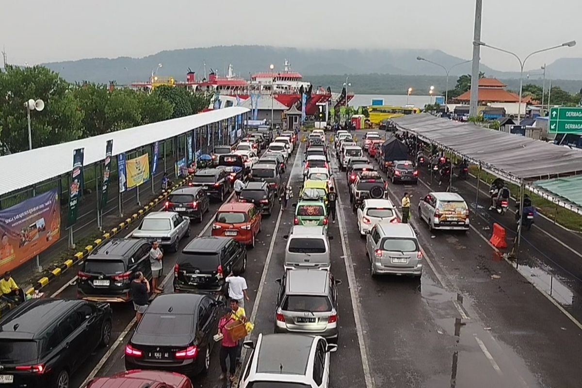 Pelabuhan Ketapang, ASDP Indonesia Ferry, penumpang meningkat, Hari Raya Idulfitri, Catat Waktunya, Penyeberangan Jawa-Bali Tutup saat Libur Nyepi