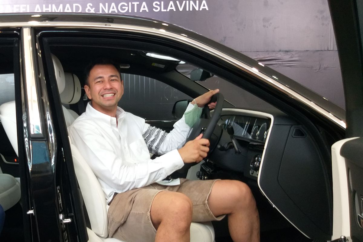 LCGC, Berapa Pajak Tahunan Rolls-Royce Phantom Milik Raffi Ahmad?