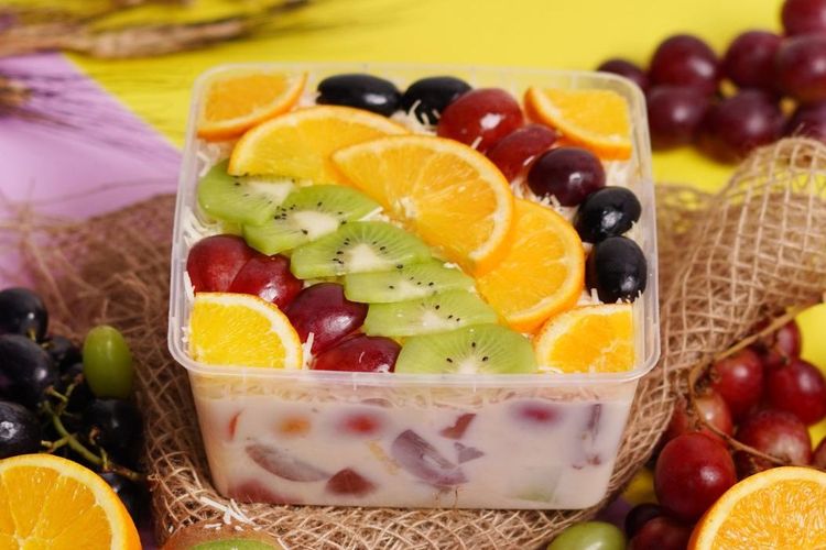 salad buah, saus salad buah, membuat salad buah, bahan saus salad buah, Cara Bikin Salad Buah Simpel, Rahasia Saus Enak Pakai 3 Bahan Ini