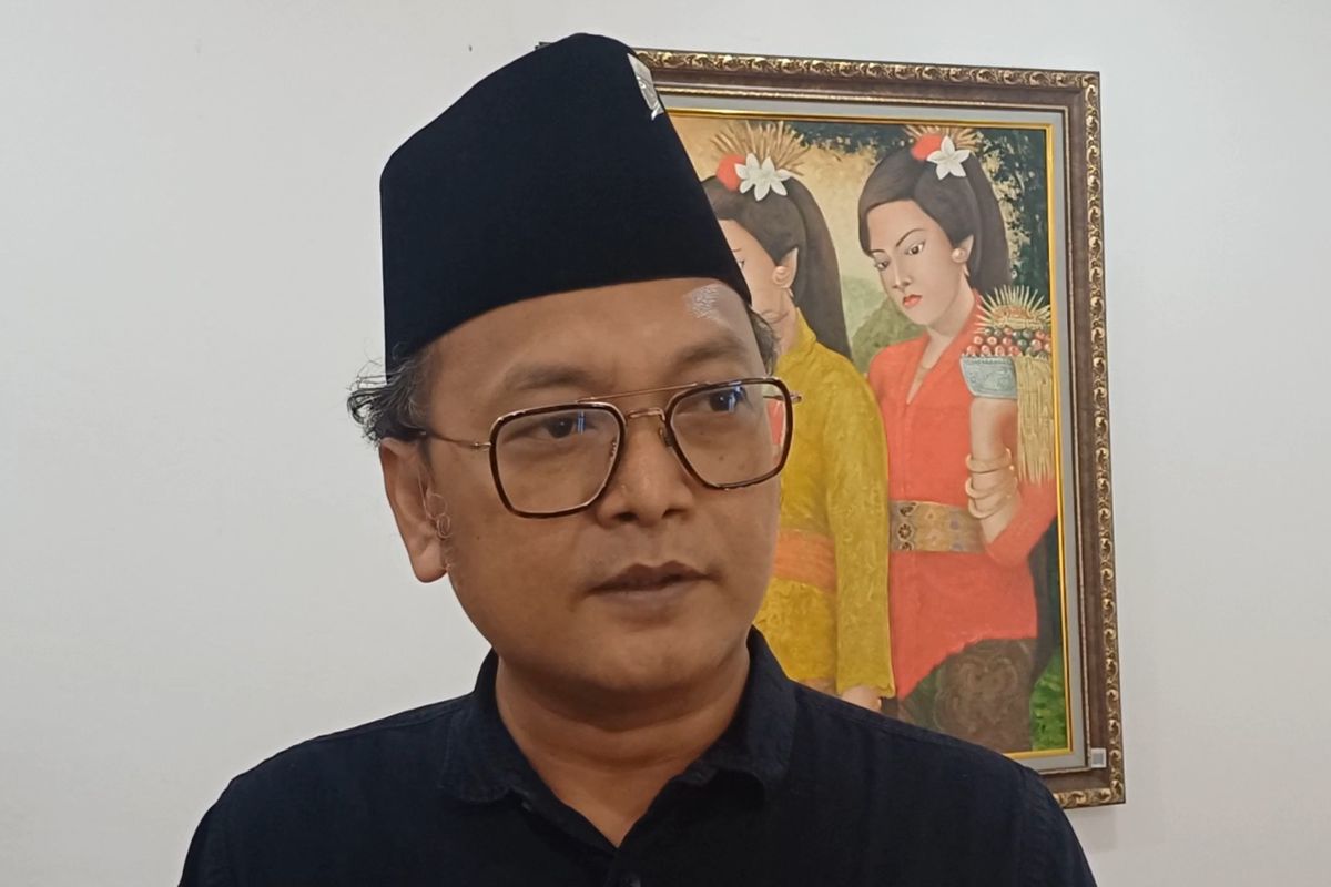 Guntur Romli, Kaesang, Pemilihan Ketum PSI, Jokowi, Kongres PSI, jokowi, kaesang, kongres PSI, pemilihan ketum psi, Guntur Romli Sebut Pemilihan Kaesang Jadi Ketum PSI seperti Sepak Bola Gajah, Kritik Guntur Romli terhadap Klaim Jokowi, Pemilihan Ketua PSI dan Kemenangan Kaesang, Respons Kaesang, Sebut PSI Akan Bangkit di 2029, Alasan Guntur Romli Mundur dari PSI