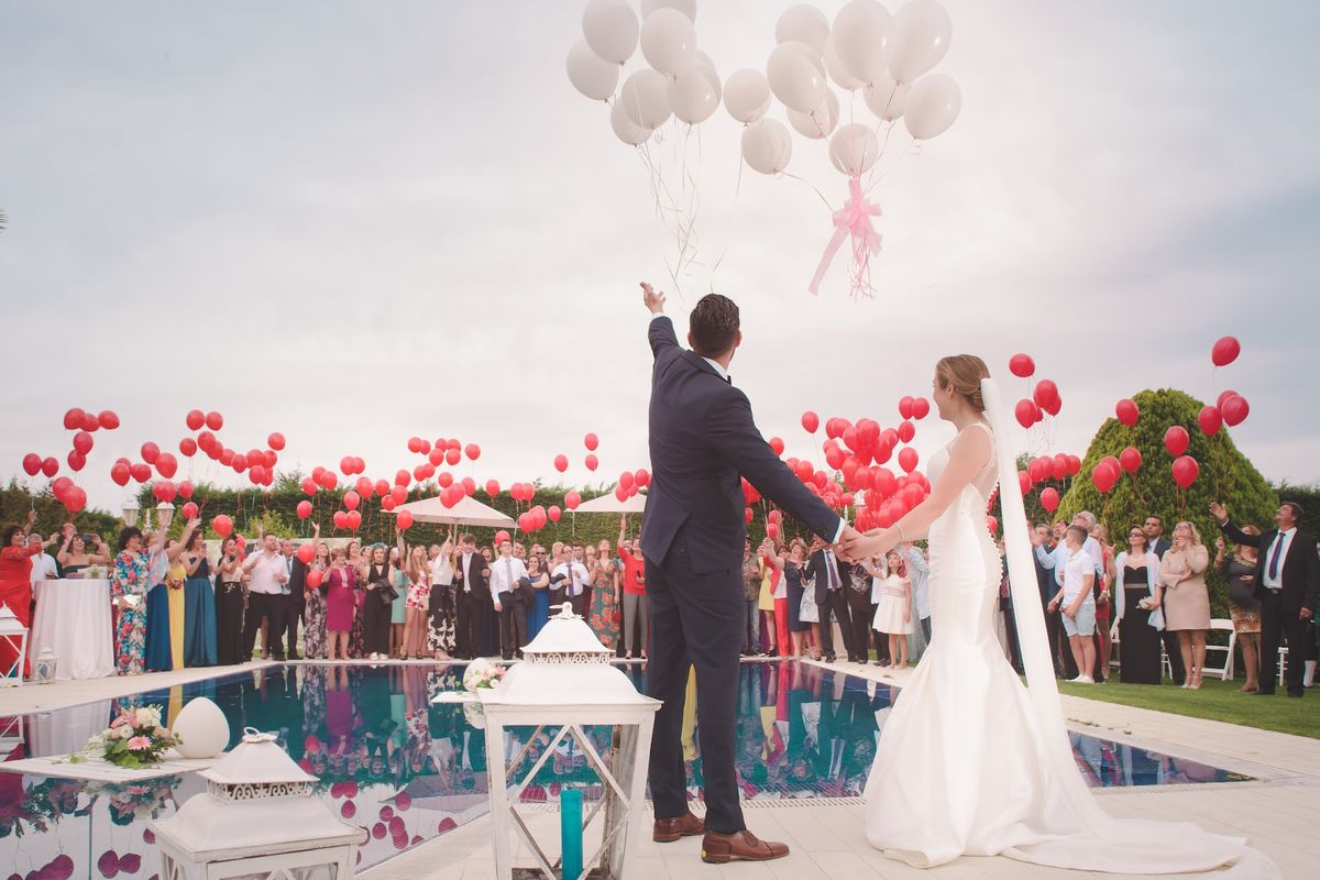 wedding content creator, momen istimewa hari pernikahan, wedding content creator tren baru pernikahan, beda wedding content creator dengan fotografer, Wedding Content Creator, Tren Baru Mengabadikan Momen Istimewa Hari Pernikahan
