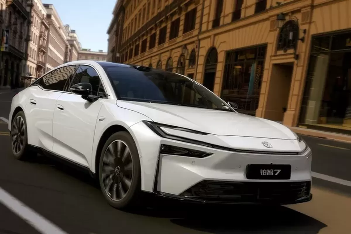 Toyota, mobil listrik, Toyota bZ7 Debut di China, 1 Jam Kantongi 3.100 Pesanan