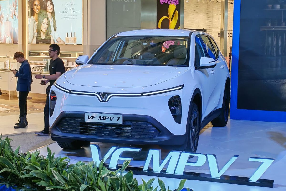 VinFast, VF MPV 7, kendaraan listrik, VinFast Resmi Rakit Lokal VF MPV 7 di Indonesia, Harga Tidak Berubah