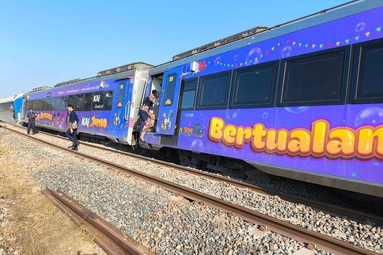 argo bromo anggrek anjlok, argo bromo anggrek di subang, Rel di Lokasi KA Argo Bromo Anggrek Anjlok di Pegandenbaru Sudah Bisa Dilewati Kereta Lagi