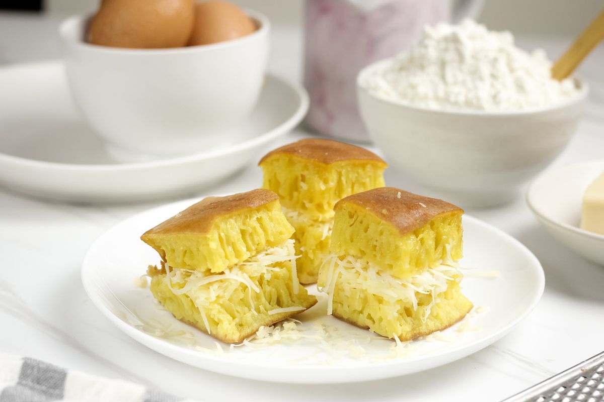 martabak manis, martabak manis teflon, 4 Tips Bikin Martabak Manis Teflon Anti Gosong, 1. Timbang dan campur bahan dengan tepat, 2. Gunakan teflon dengan suhu panas sedang, 3. Sesuaikan ukuran kompor dengan diameter teflon, 4. Gunakan api kecil dan stabil