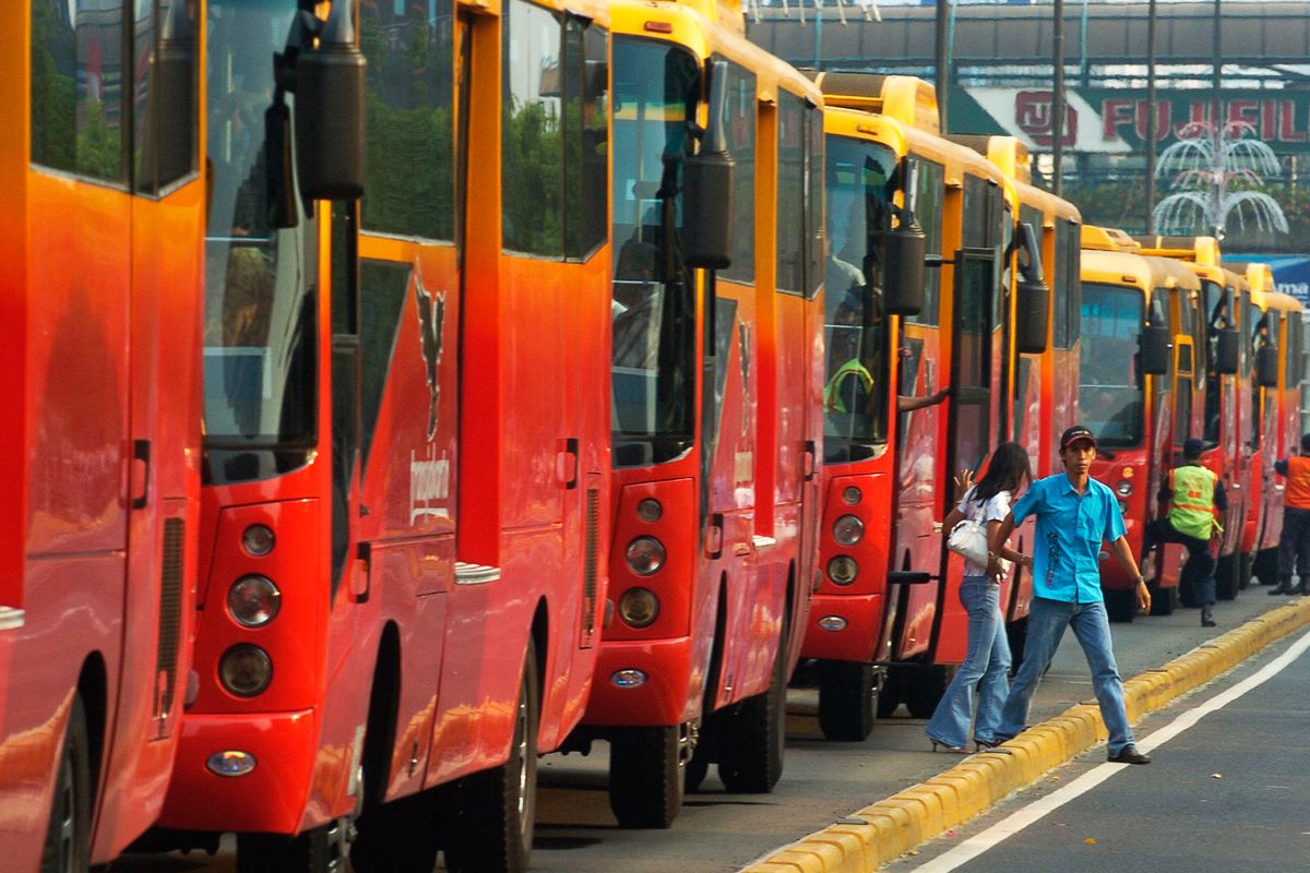 Sutiyoso, bus Transjakarta, bus kota, Alasan Rute Blok M - Kota Jadi Koridor Pertama Bus Transjakarta