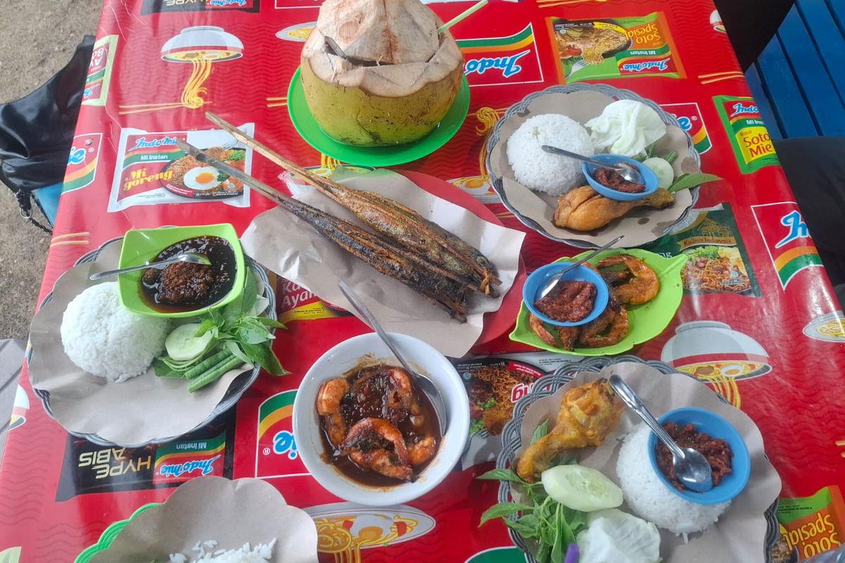 Pantai Tambakrejo, Pantai Tambakrejo di Blitar Favorit Saat Libur Nataru, Kuliner Laut Jadi Andalan
