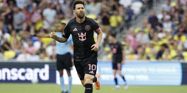 Cristiano Ronaldo, Inggris, Lionel Messi, Wayne Rooney, Inter Miami, piers morgan, Al Nassr, Saudi Pro League, Cristiano Ronaldo Tak Terima Wayne Rooney Klaim Lionel Messi yang Terbaik