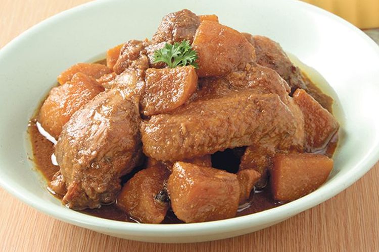 semur ayam, soun, Resep Semur Ayam dengan Soun: Kuah Manis Gurih, Bumbu Meresap