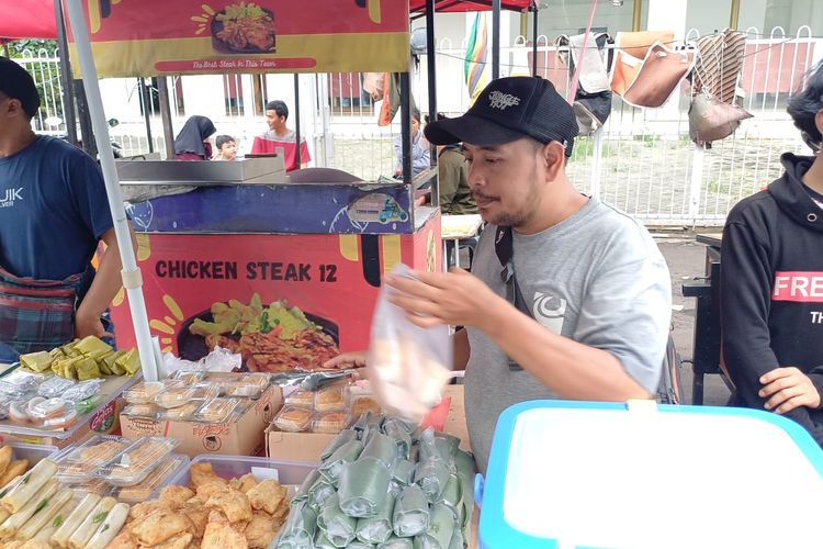 Jakarta, Ramadan, 8 Spot Berburu Takjil Paling Populer di Jakarta, 1. Pasar Bendungan Hilir, Jakarta Pusat, 2. Pasar Santa, Kebayoran Baru, Jakarta Selatan, 3. Masjid Sunda Kelapa, Menteng, Jakarta Pusat, 4. Jalan Panjang, Jakarta Barat, 5. Kawasan Tebet, Jakarta Selatan, 6. Kawasan Condet, Jakarta Timur, 7. Kanal Banjir Timur (KBT), Jakarta Timur, 8. Kota Tua Jakarta, Jakarta Barat