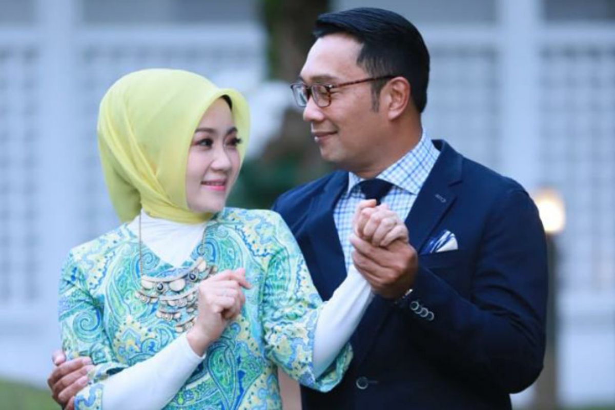 Ridwan Kamil, Atalia Praratya, Kang Emil, Perjalanan Cinta Atalia Praratya dan Ridwan Kamil dari Awal Hingga Gugatan Cerai, Awal pernikahan dan keputusan menikah, Menjalani fase awal rumah tangga, Kehidupan keluarga yang terbentuk, Makna komitmen dalam pernikahan, Gugatan cerai Atalia