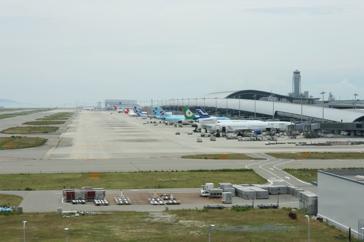 Japan Air Lines, Boeing 737 Japan Airlines, Boeing 737 Japan Airlines Turun 7900 meter dalam 10 menit, Boeing 737 Japan Airlines mendarat darurat, Pesawat Boeing 737 Japan Airlines Turun 7.900 Meter Hanya dalam 10 Menit, Penumpang Panik