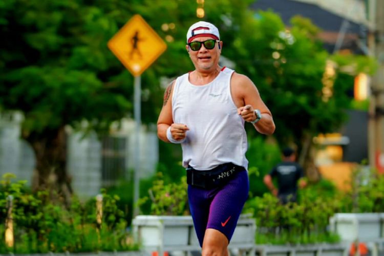 Kisah Irfan Prasatya Aktif Lari Maraton di Usia 60, Saraf Kejepit Jadi Titik Balik, Gaya hidup yang belum terlalu sehat, Menaklukkan lari jarak jauh pasca-saraf kejepit, Menjual kendaraan pribadi demi naik transportasi umum, Lari sebagai gaya hidup, bukan prestasi