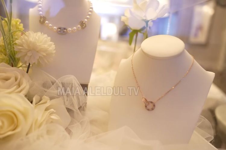 Maia Estianty, Irwan Mussry, Alyssa Daguise, Al Ghazali, seserahan pernikahan, Al Ghazali Alyssa Daguise, al ghazali menikah, seserahan pernikahan al ghazali, seserahan Alyssa Daguise, Disiapkan Maia Estianty, Apa Saja Isi 24 Seserahan Alyssa Daguise?