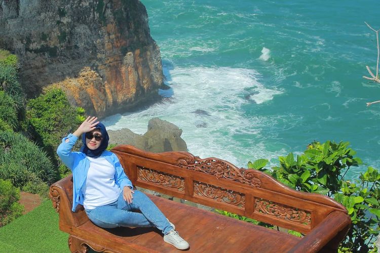 10 Wisata Hits Yogyakarta Selain Malioboro, Jangan Lupa Mampir, 1. Obelix Hills, 2. HeHa Sky View, 3. Bunker Kaliadem, 4. Museum Ullen Sentalu, 5. Hutan Pinus Mangunan, 6. Ledok Sambi, 7. Puncak Segoro, 8. Studio Alam Gamplong, 9. Blue Lagoon, 10. Tebing Breksi