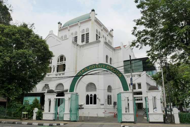 emas hitam, Masjid Cut Meutia, Menyusuri Jejak Emas Hitam di Jakarta Bersama Kompas.com, 1. Berangkat dari Menteng, 2. Eskalator pertama di Indonesia, 3. Aneka toko kopi, 4. Jalan Sabang, 5. Cupping kopi