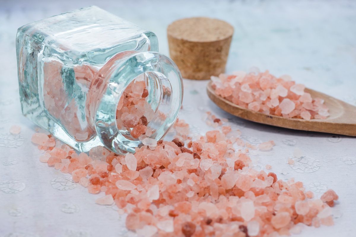 garam, garam himalaya, manfaat garam himalaya, manfaat garam himalaya untuk kesehatan, perbedaan garam himalaya dan garam dapur, Apa Itu Garam Himalaya? Asal Usul, Kandungan, dan Manfaat bagi Kesehatan Tubuh