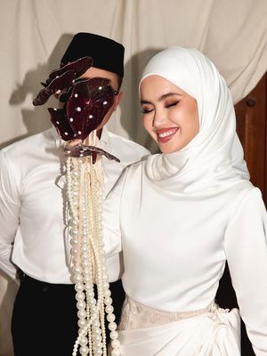 Wardah, hourglass, sashfir, fira assegaf, makeup sendiri saat menikah, menikah makeup sendiri, makeup wedding ala sashfir, makeup ala sashfir, lafiye, westman atelier, Makeup Sendiri Saat Menikah, Intip Step by Step Look Natural ala Sashfir, 1. Skin prep jadi kunci, 2. Latihan sebelum hari H wedding, 3. Cushion untuk hasil flawless, 4. Eye makeup dengan sentuhan glitter, 5. Kontur dan highlighter secukupnya, 6. Ombre lips ala pengantin muda