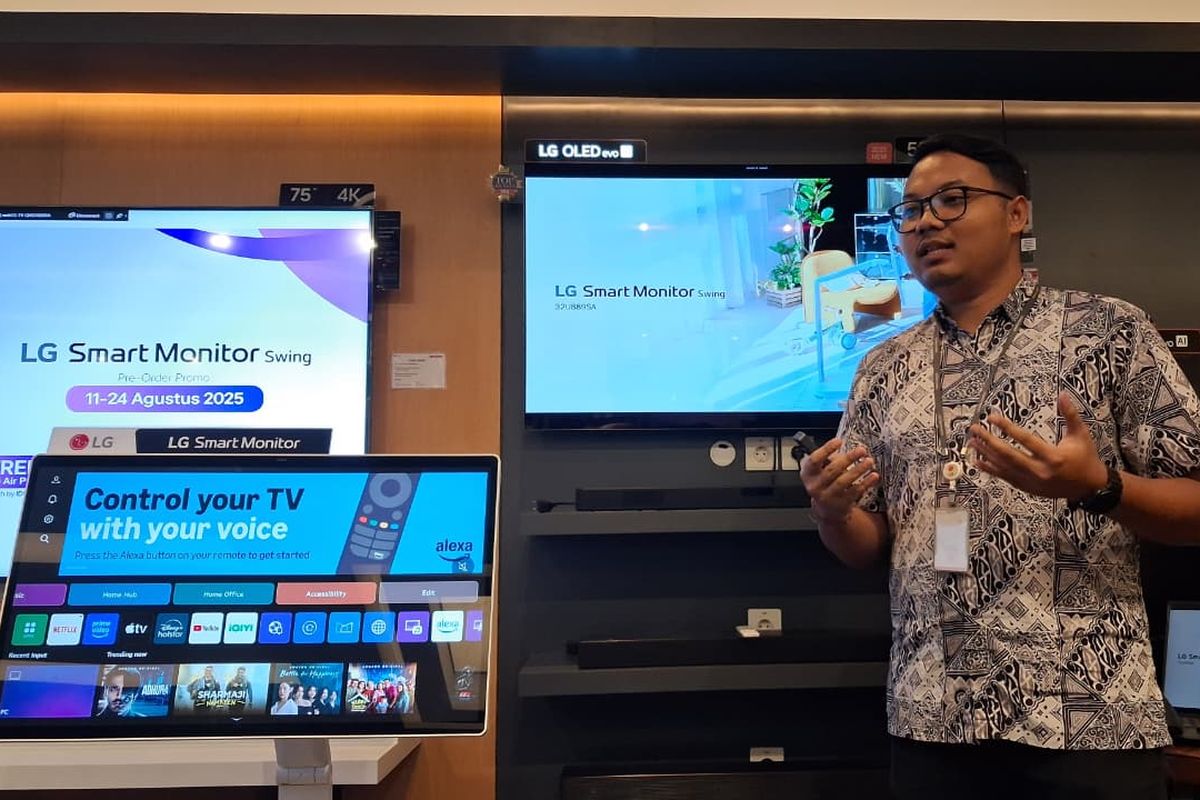 LG Smart Monitor Swing, fitur LG Smart Monitor Swing, 9 Fitur LG Smart Monitor Swing, Tak Cuma Layar Putar, 1. Desain fleksibel dan adjustable, 2. Layar Auto Pivot, 3. Mudah dipindah, tapi..., 4. Pemasangan praktis dengan "One Click Mount", 5. Layar IPS 4K 32 inci, touch screen, 6. Mendukung cakupan warna DCI-P3 95 persen, 7. Mendukung webOS, bisa rekomendasi tontonan , 8. Konektivitas ke WiFi, Bluetooth, dan perangkat lain, 9. Punya port USB Type-C dan HDMI