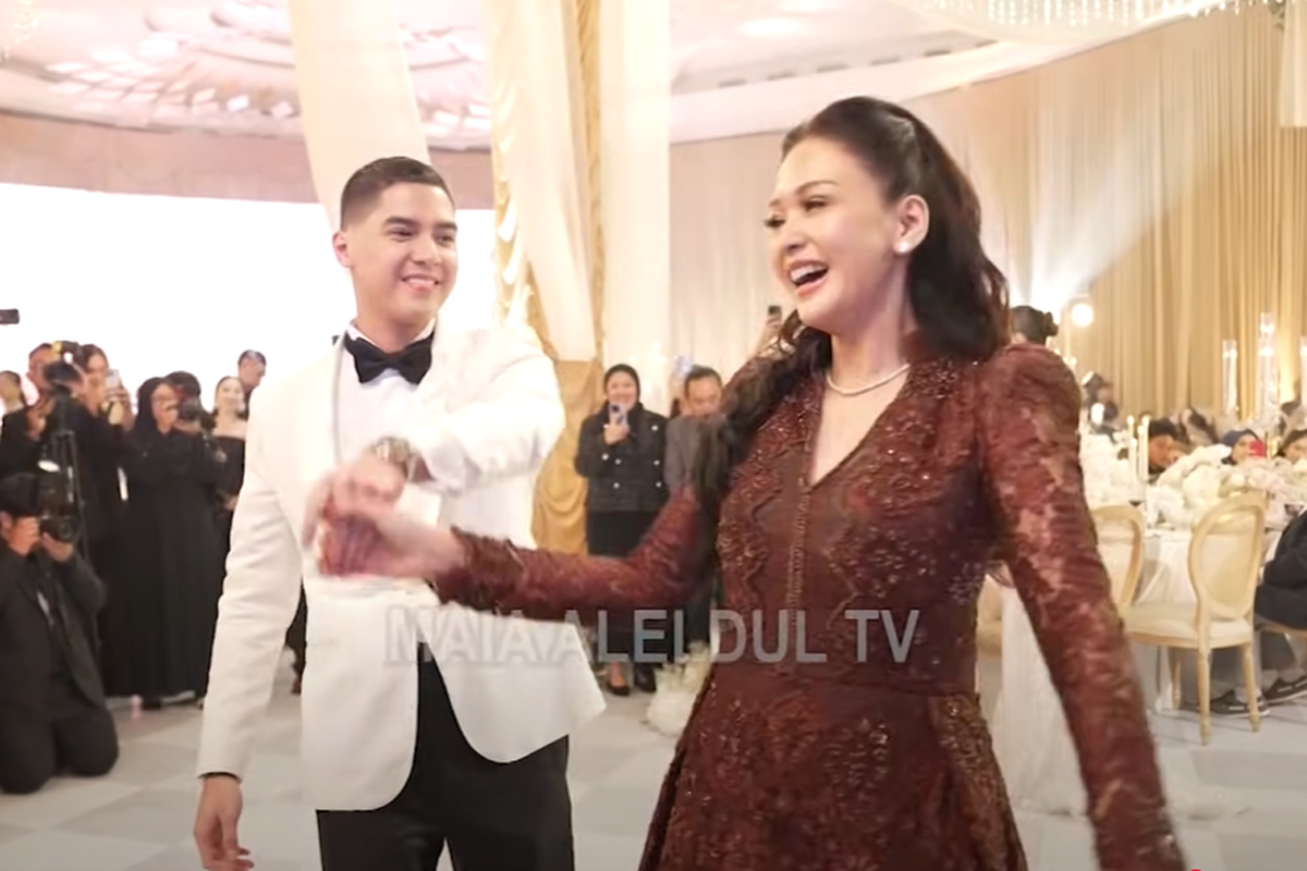 Maia Estianty, Al Ghazali, Alyssa Daguise, al ghazali menikah, pernikahan al ghazali dan alyssa daguise, alyssa daguise menikah, intimate dinner pernikahan Al Ghazali, Gaya Anggun Maia Estianty dengan Gaun Brokat Cokelat di Intimate Dinner Pernikahan Al Ghazali