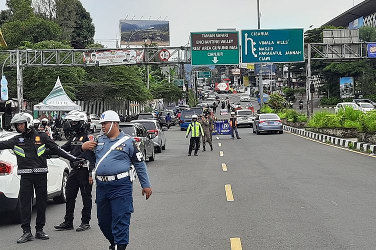 akhir pekan, long weekend, ganjil genap, Libur Panjang, Jalur Puncak Berlaku Ganjil Genap Akhir Pekan Ini