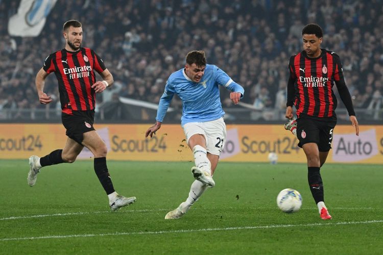 Lazio, Lazio vs AC Milan, Milan, Leao Marah Saat Diganti Allegri, Kata Costacurta gara-gara Pulisic